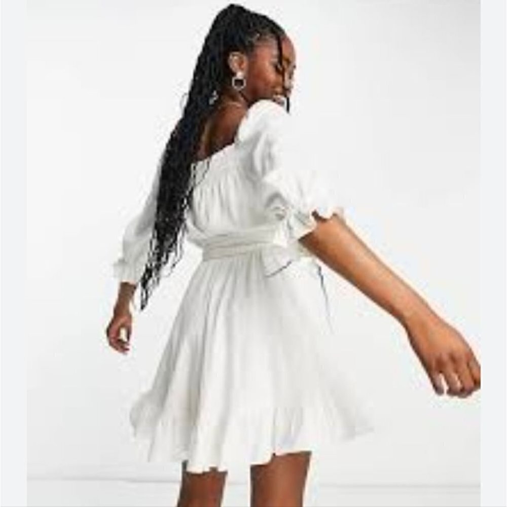 Ever New Puff Sleeve Ruffle Mini Dress Smocked Neckline Porcelain Ivory Size 6 - Picture 1 of 15
